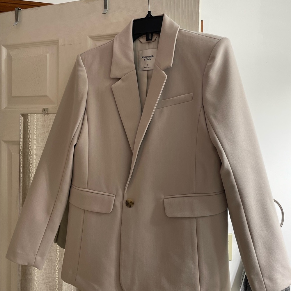 Abercrombie & Fitch Cream Slim-Fit Blazer
